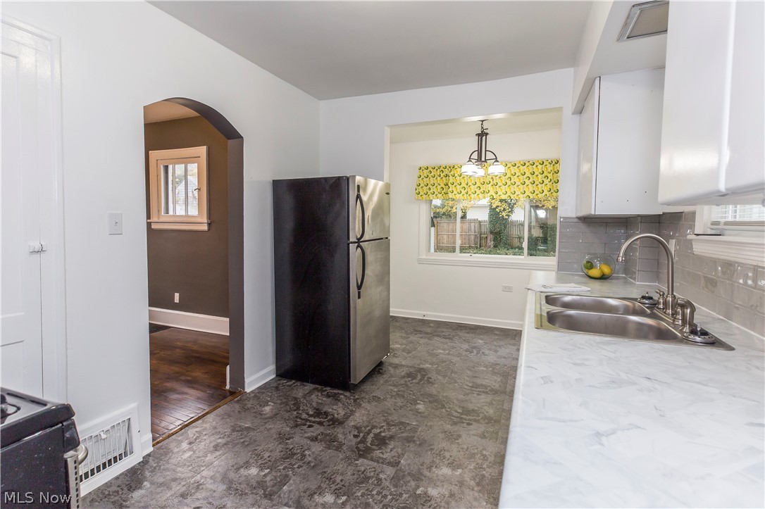 1198 Lexington Avenue Akron, OH 44310 - Photo 14 of 31