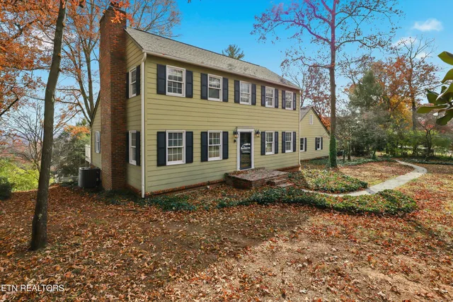 $600,000 | 11134 Crown Point Drive, Knoxville, TN 37934