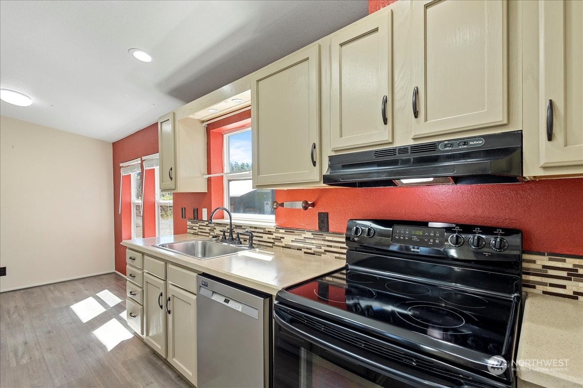 1393 Zylstra Road Oak Harbor, WA 98277 - Photo 12 of 35 Gallery Image 12