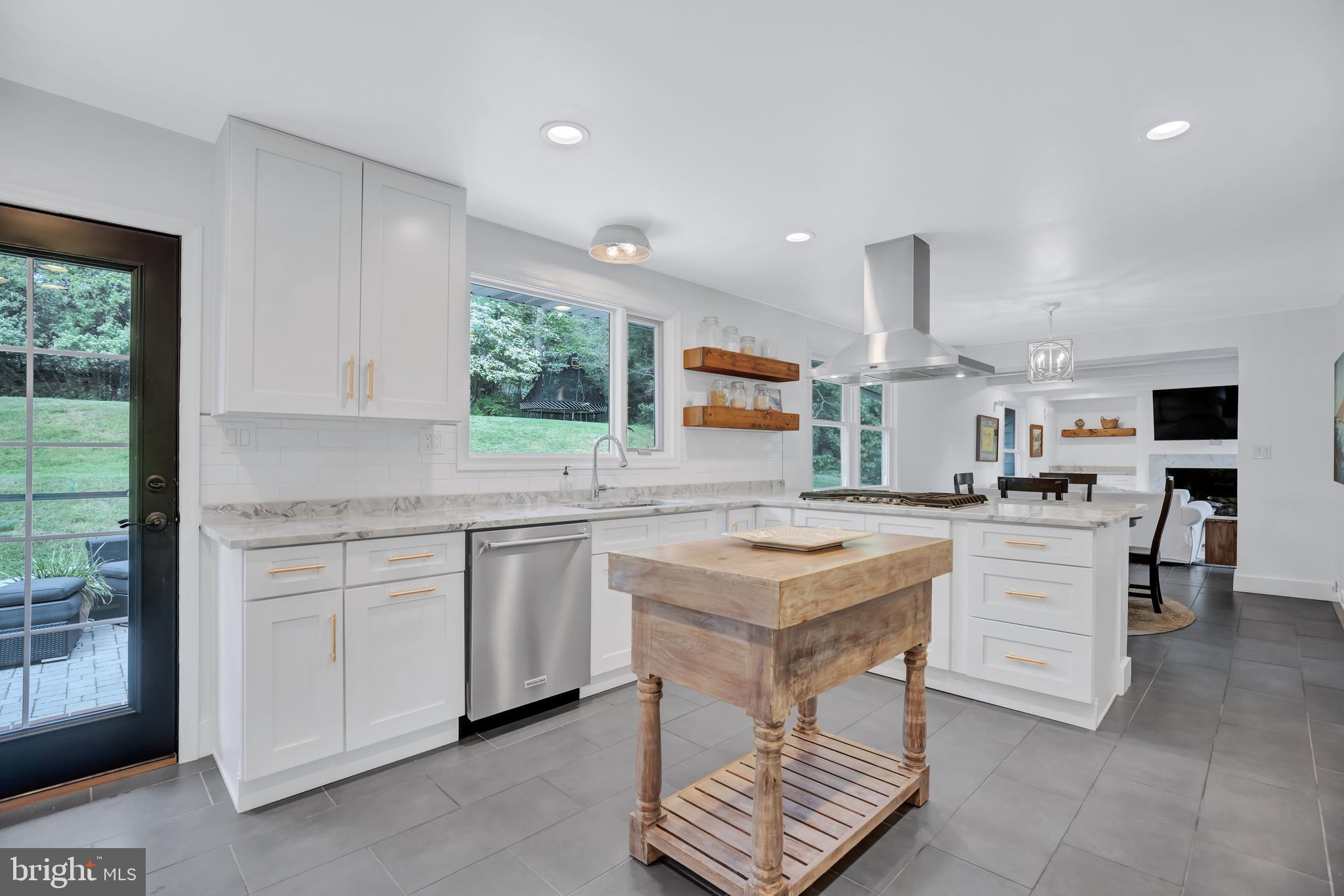 9619 Kingston Road Kensington, MD 20895 - Photo 9 of 44 Kitchen