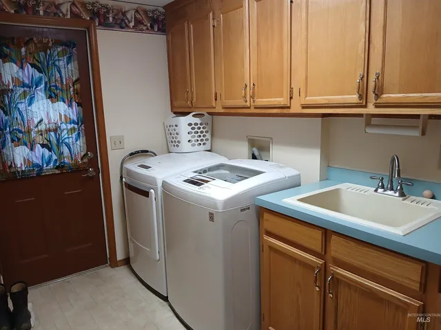 $319,000 | 3490 Highway 6, Princeton, ID 83857