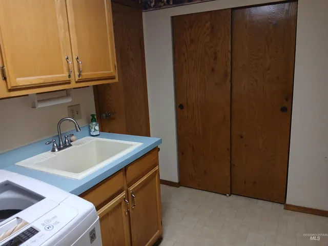 $319,000 | 3490 Highway 6, Princeton, ID 83857