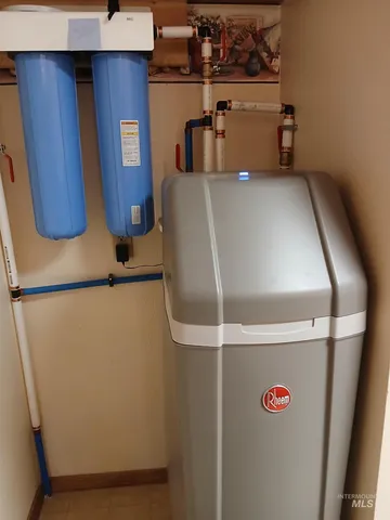 $319,000 | 3490 Highway 6, Princeton, ID 83857