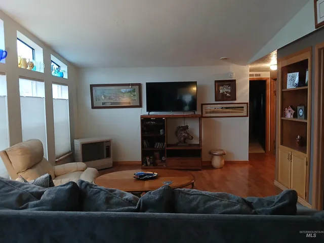 $319,000 | 3490 Highway 6, Princeton, ID 83857