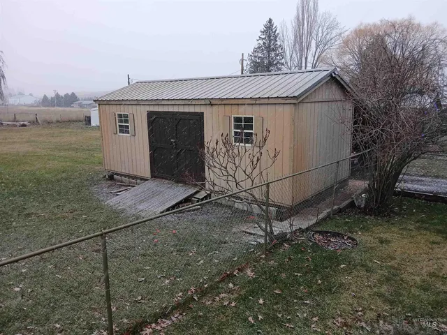 $319,000 | 3490 Highway 6, Princeton, ID 83857