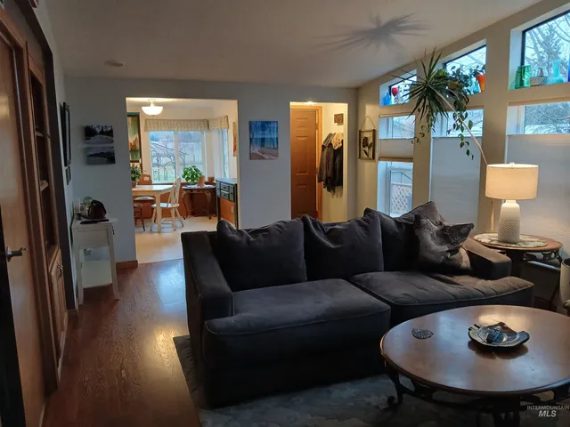 $319,000 | 3490 Highway 6, Princeton, ID 83857