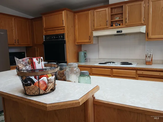 $319,000 | 3490 Highway 6, Princeton, ID 83857