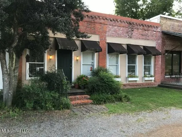 $220,000 | 111 Main Street, Unit M N 107, Lyon, MS 38645