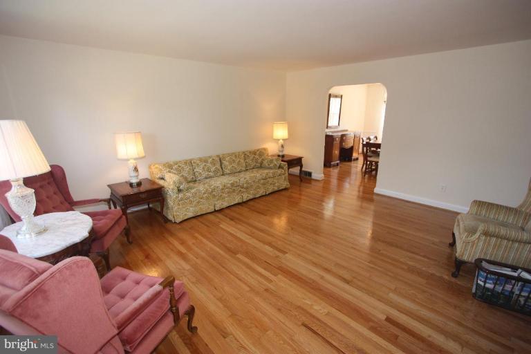 1914 Edgewood Road Parkville, MD 21286 - Photo 6 of 30 ARE YOU IMAGINING YOUR FURNITURE IN HERE?