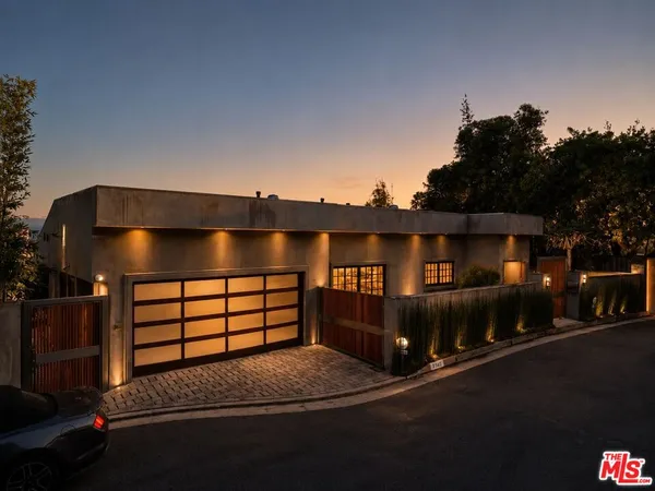$70,000 | 8740 St Ives Drive, West Hollywood, CA 90069
