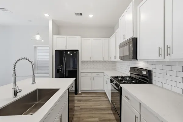 $1,999 | 9912 Clark Road, Unit B, Houston, TX 77076