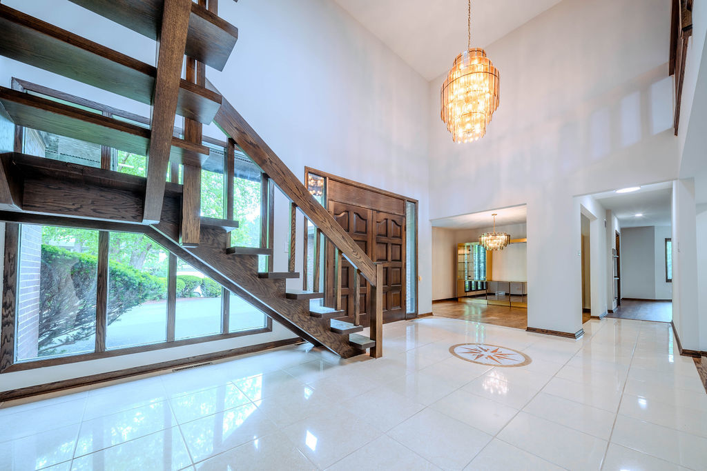8100 South Park Avenue Burr Ridge, IL 60527 - Photo 5 of 30