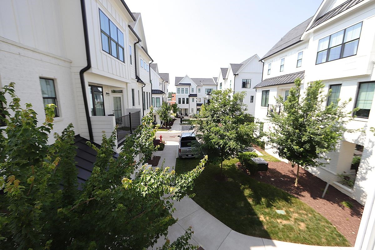 1611 Draper View Loop, Unit 101 Raleigh, NC 27608 - Photo 3 of 13 Photo 3