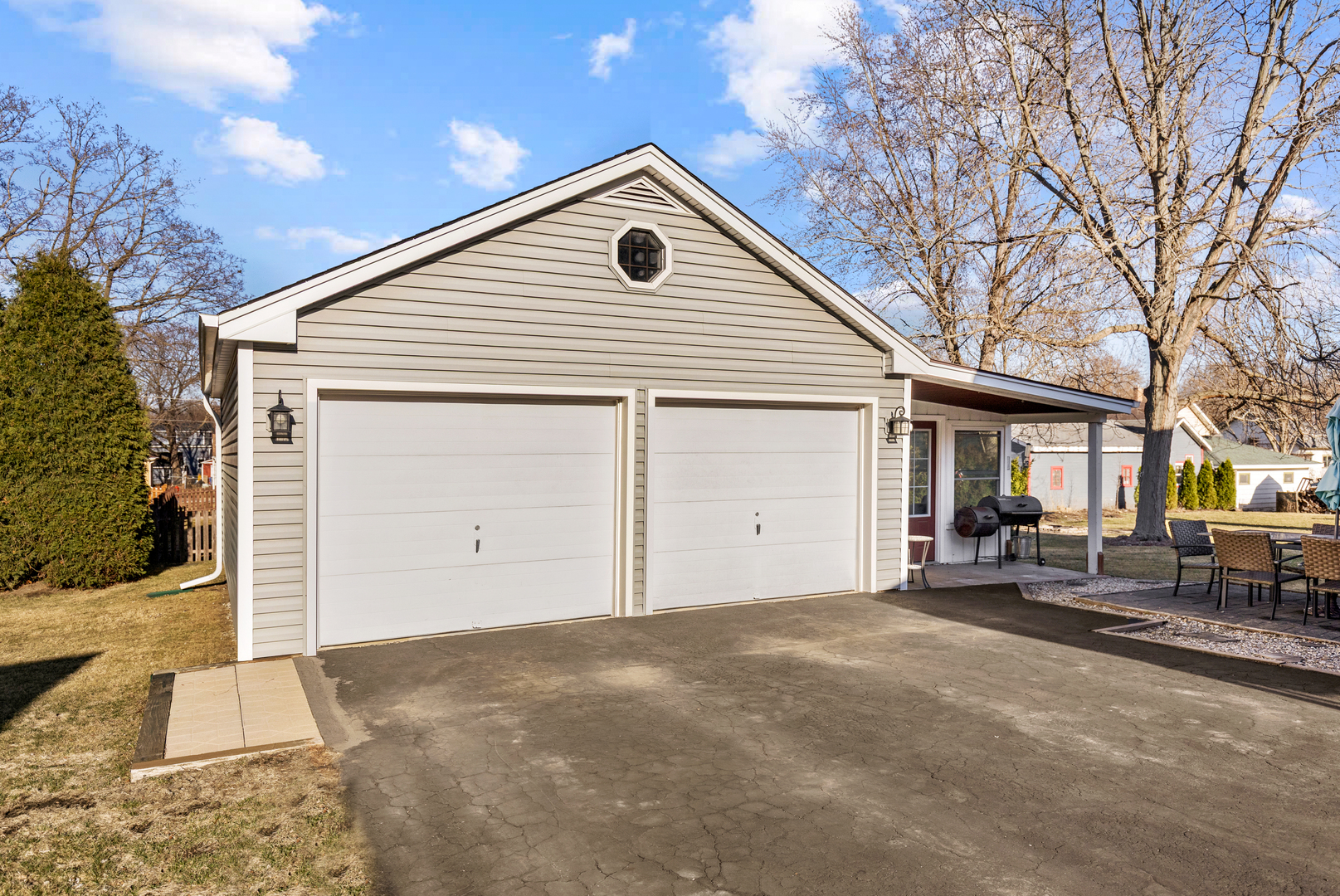 32 Jayne Street Algonquin, IL 60102 - Photo 21 of 22 a front view of a house with a yard