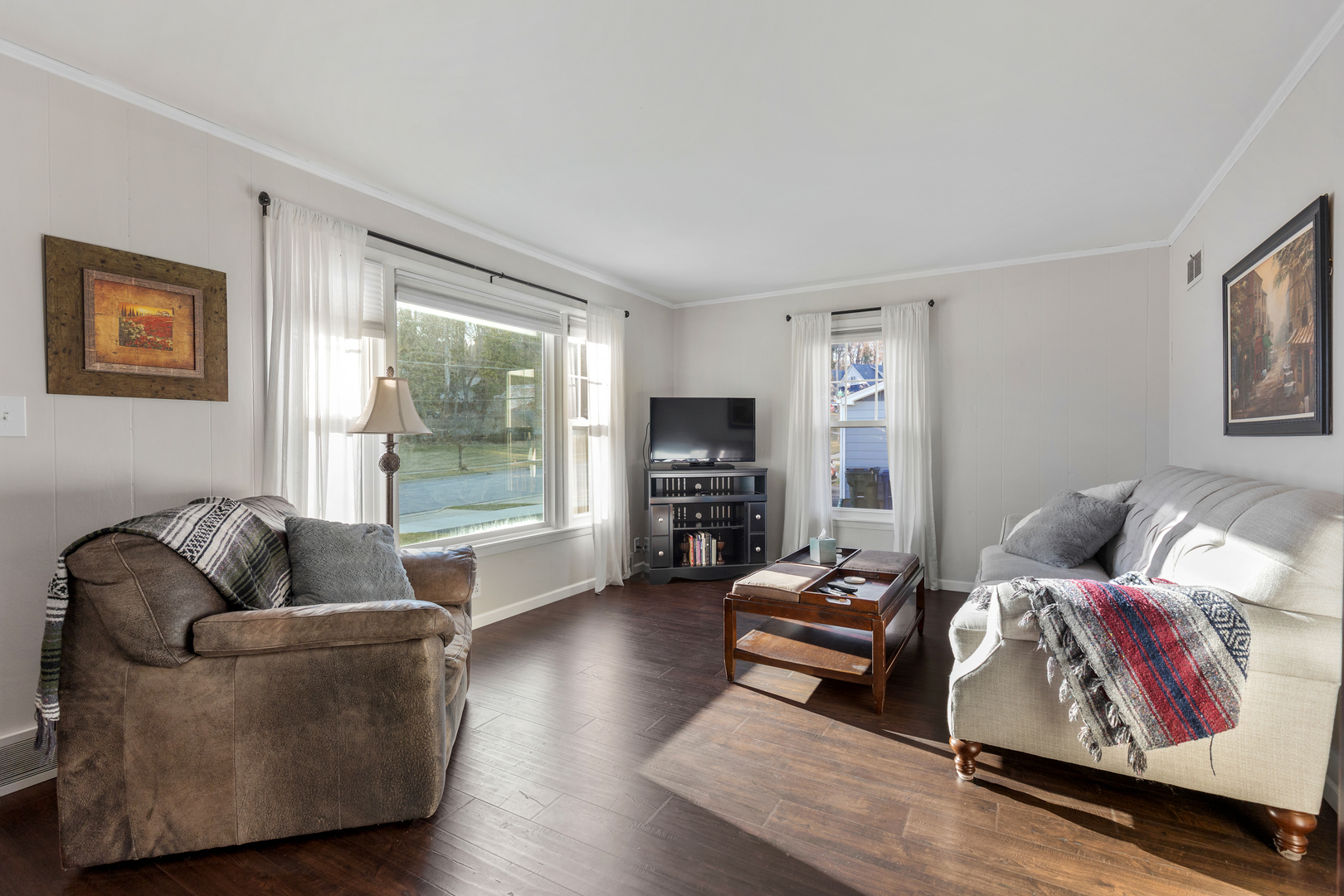 32 Jayne Street Algonquin, IL 60102 - Photo 5 of 22 a living room with furniture and a flat screen tv