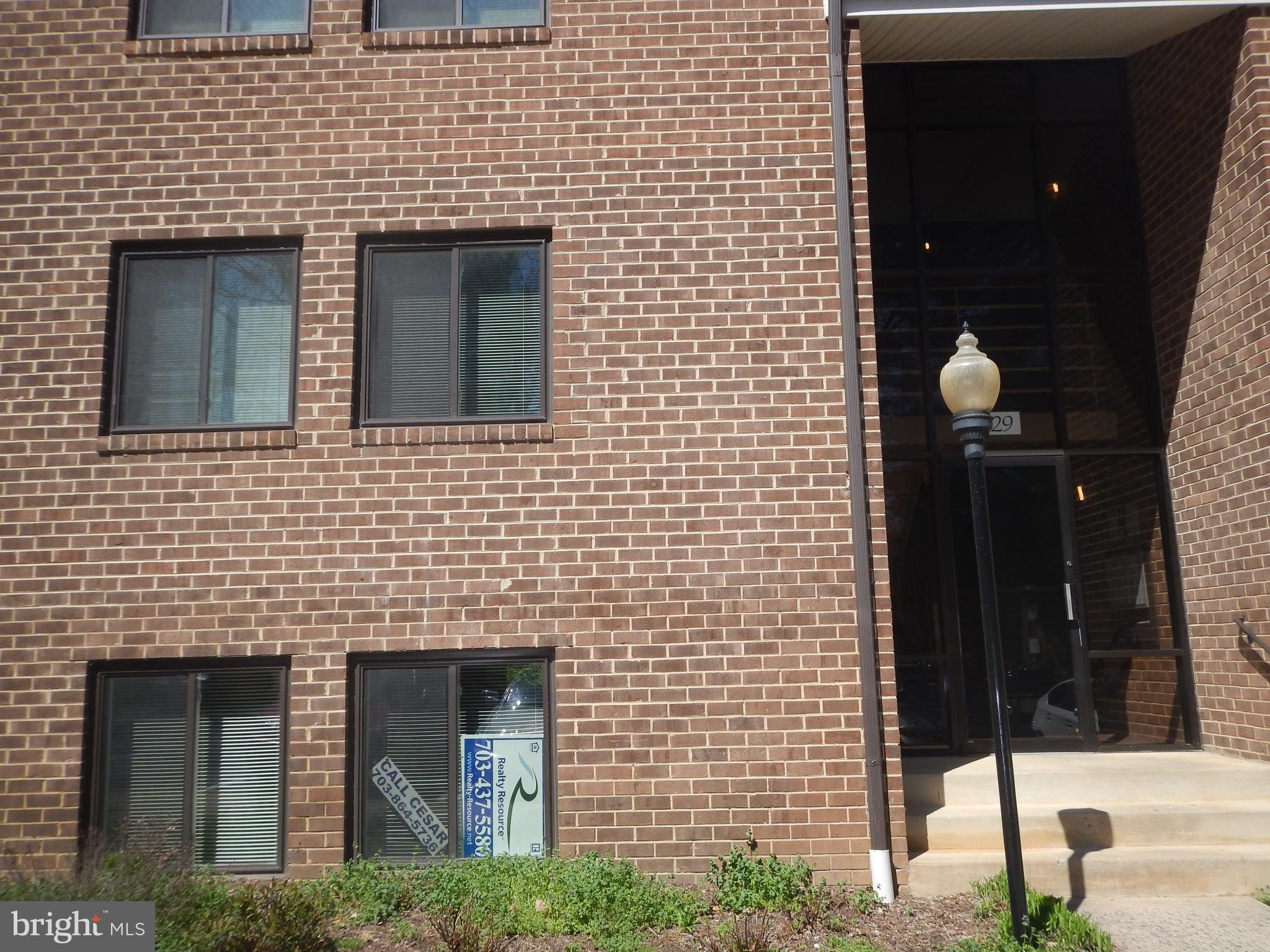 1529 Northgate Square, Unit 1B Reston, VA 20190 - Photo 2 of 18 Gallery Image 2