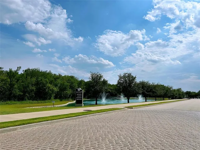 a view of a tennis court
