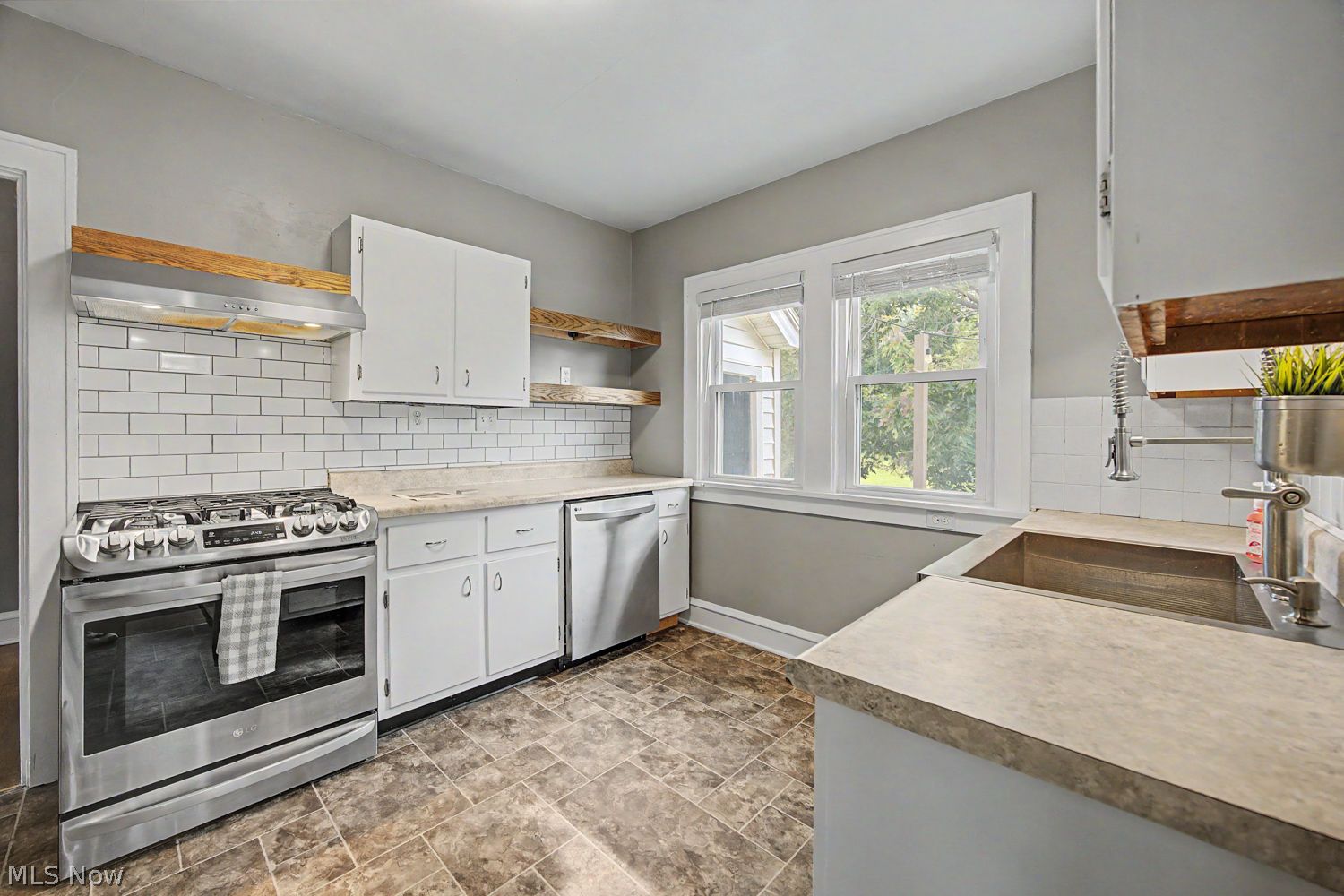 7490 Race Road North Ridgeville, OH 44039 - Photo 25 of 50 kitchen