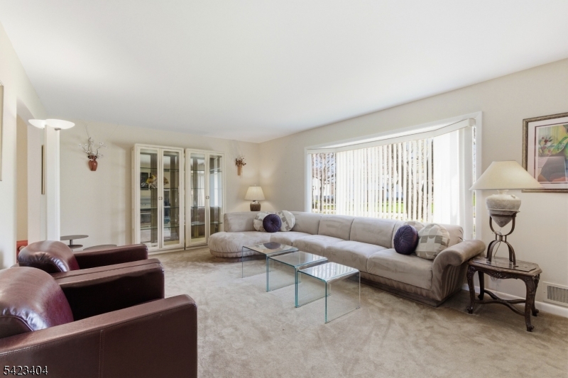 5 Hastings Road Morris Plains, NJ 07950 - Photo 14 of 37