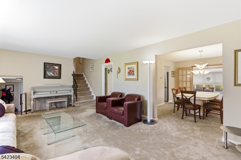 5 Hastings Road Morris Plains, NJ 07950 - Photo 15 of 37