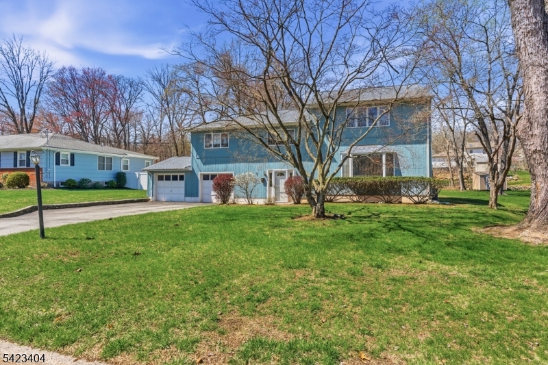 5 Hastings Road Morris Plains, NJ 07950 - Photo 2 of 37