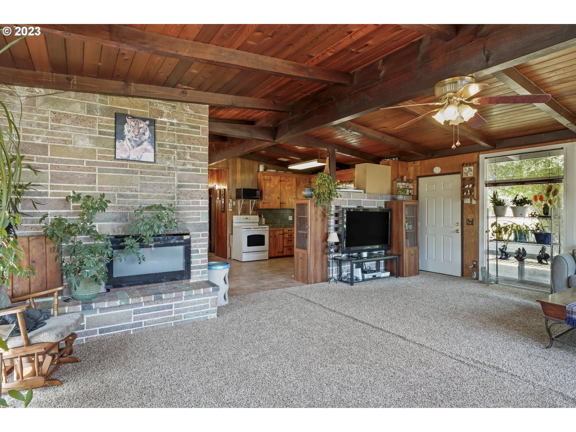 79697 Delight Valley School Road Cottage Grove, OR 97424 - Photo 5 of 25 Living Room