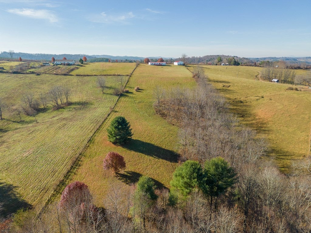 2890 Hunters Ridge Road Hillsville, VA 24343 - Photo 52 of 74 Gallery Image 52