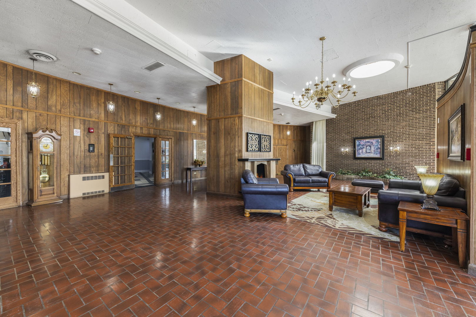 40 North Tower Road, Unit 5K Oak Brook, IL 60523 - Photo 16 of 21 Gallery Image 16