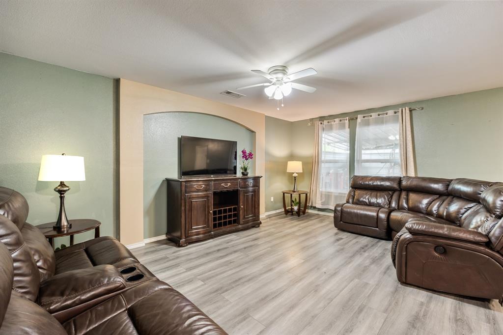 600 St Luke Street Terrell, TX 75160 - Photo 6 of 21 a living room with furniture and a flat screen tv