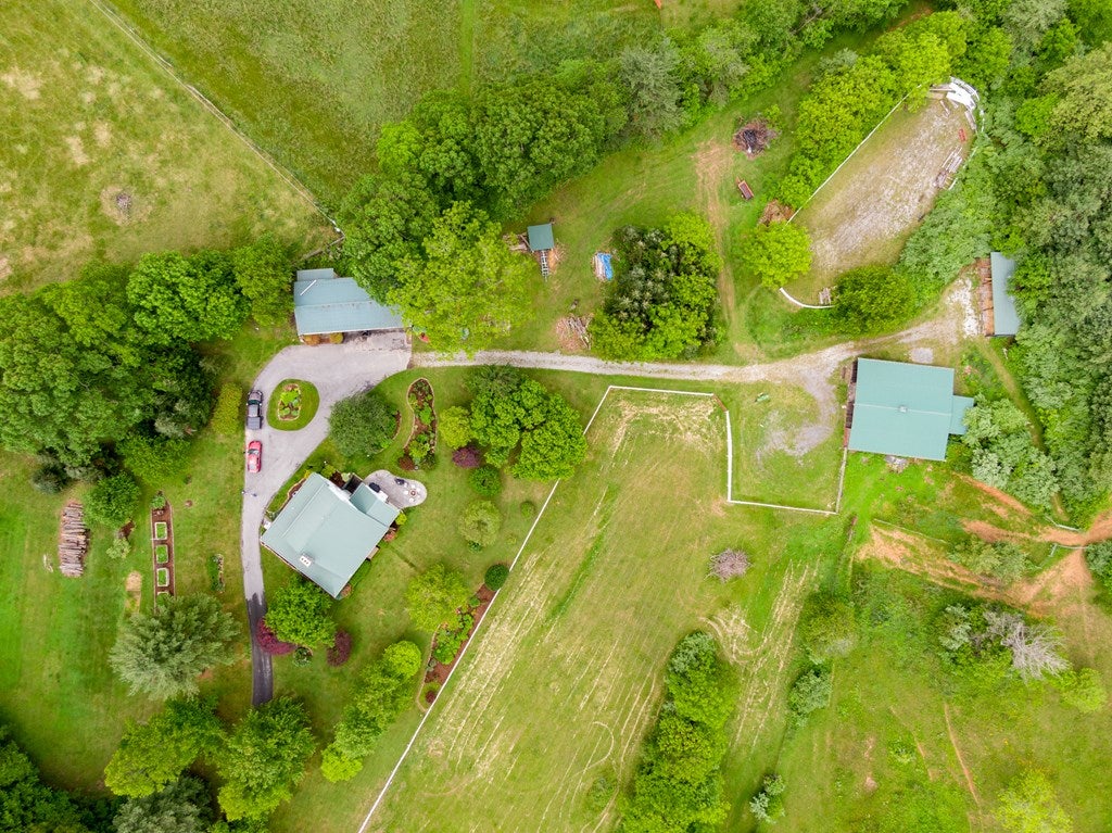227 Dutton Hollow Road Rural Retreat, VA 24368 - Photo 3 of 81 Gallery Image 3