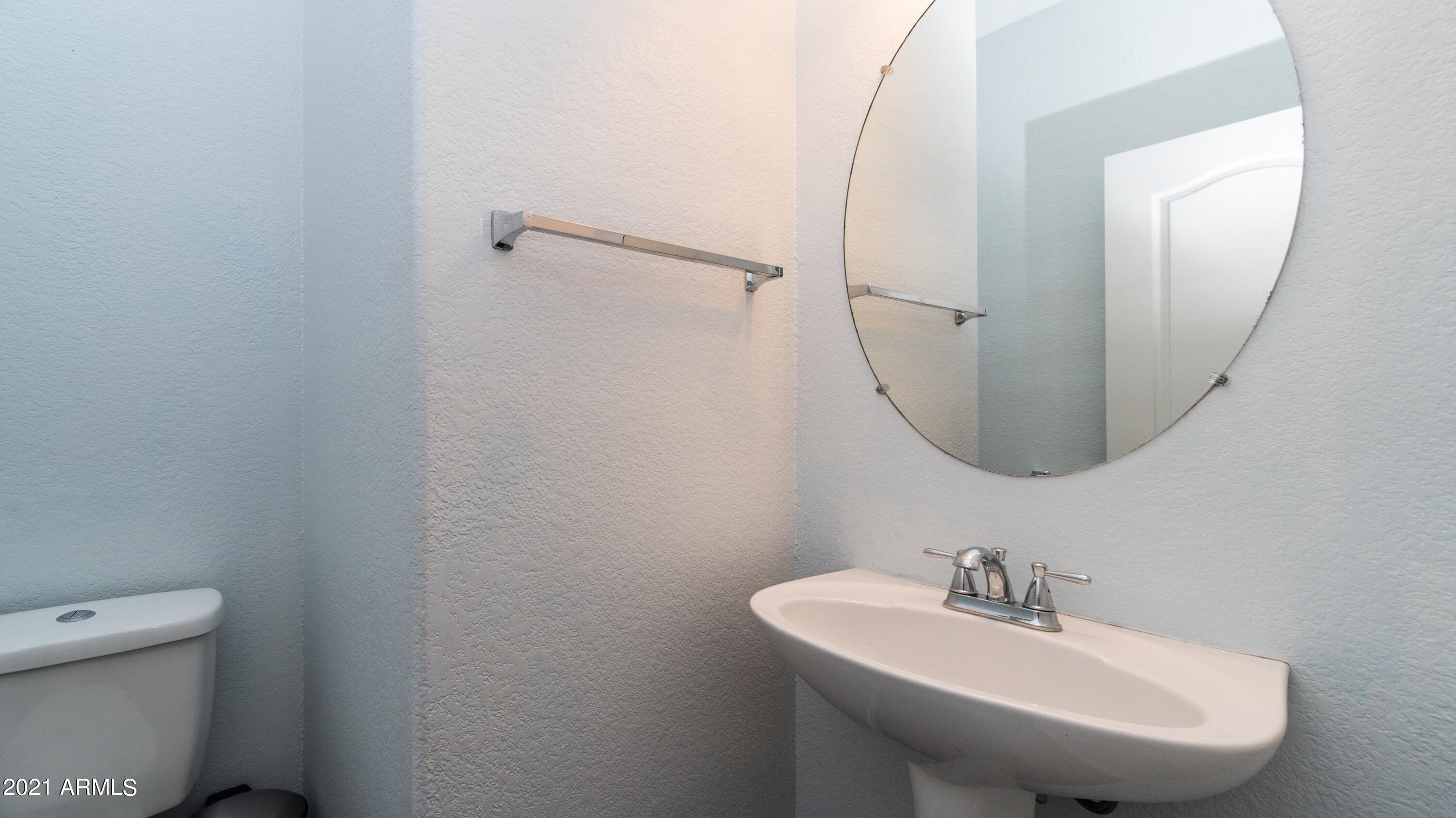 2133 West Darrel Road Phoenix, AZ 85041 - Photo 10 of 33 2133 W Darrel Rd-15
