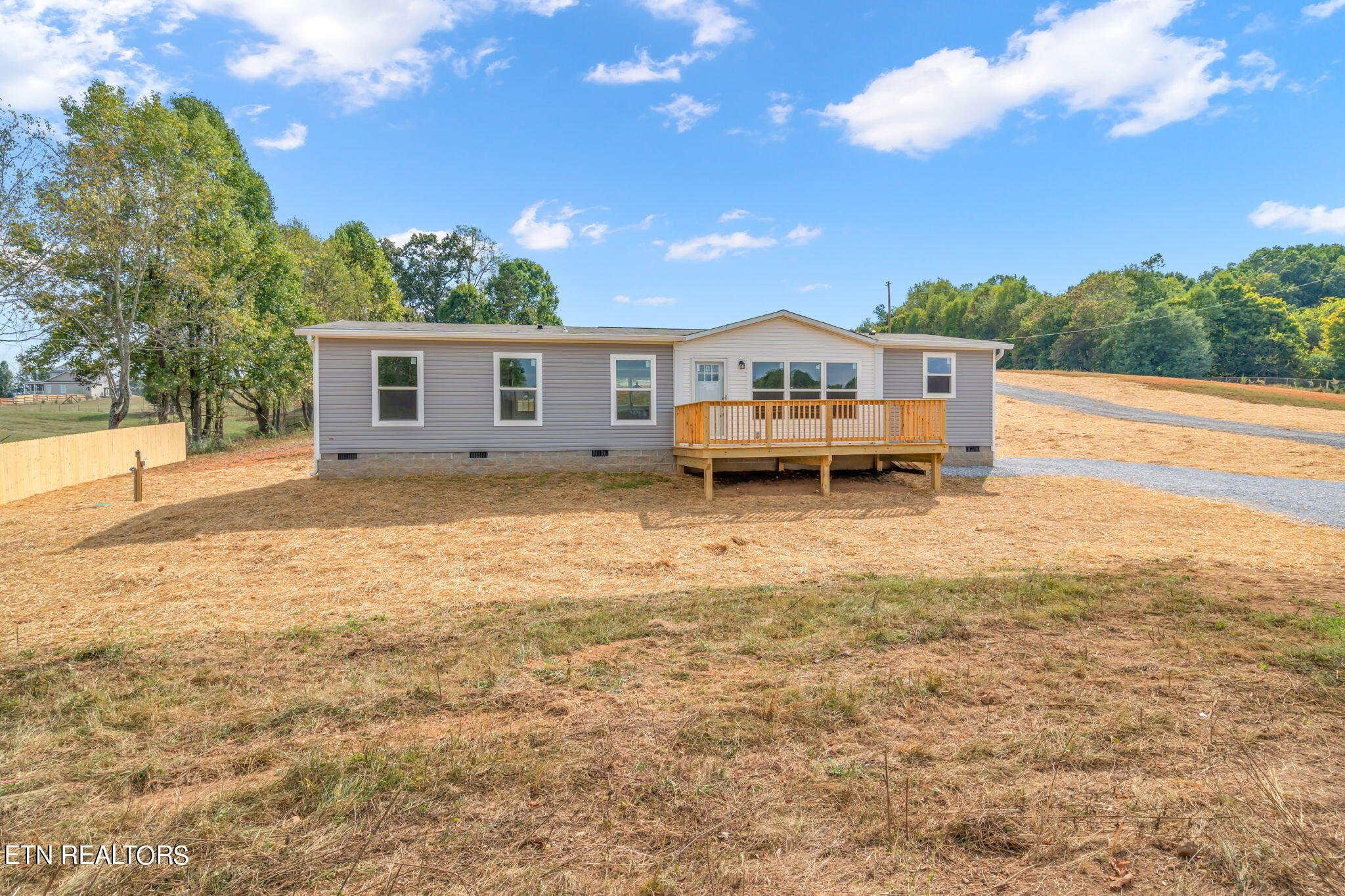 131 J McCauley Road Sweetwater, TN 37874 - Photo 4 of 45 3-web-or-mls-131 J McCauley Road-7