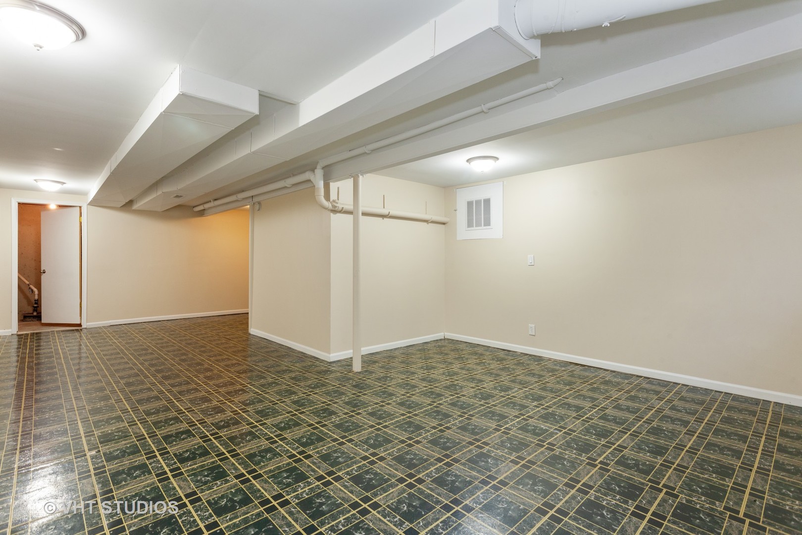2068 Sutcliffe Drive Romeoville, IL 60446 - Photo 8 of 10 a view of an empty room