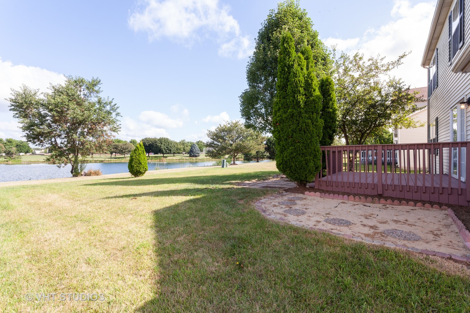 2068 Sutcliffe Drive Romeoville, IL 60446 - Photo 9 of 10 a view of a yard with a house