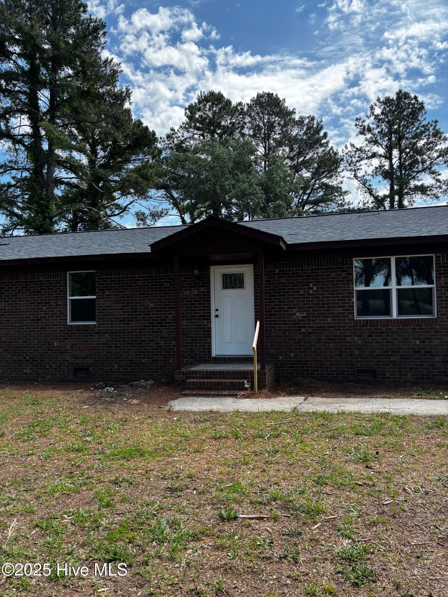 201 Morning Road Windsor, NC 27983 - Photo 2 of 22 Frt Door