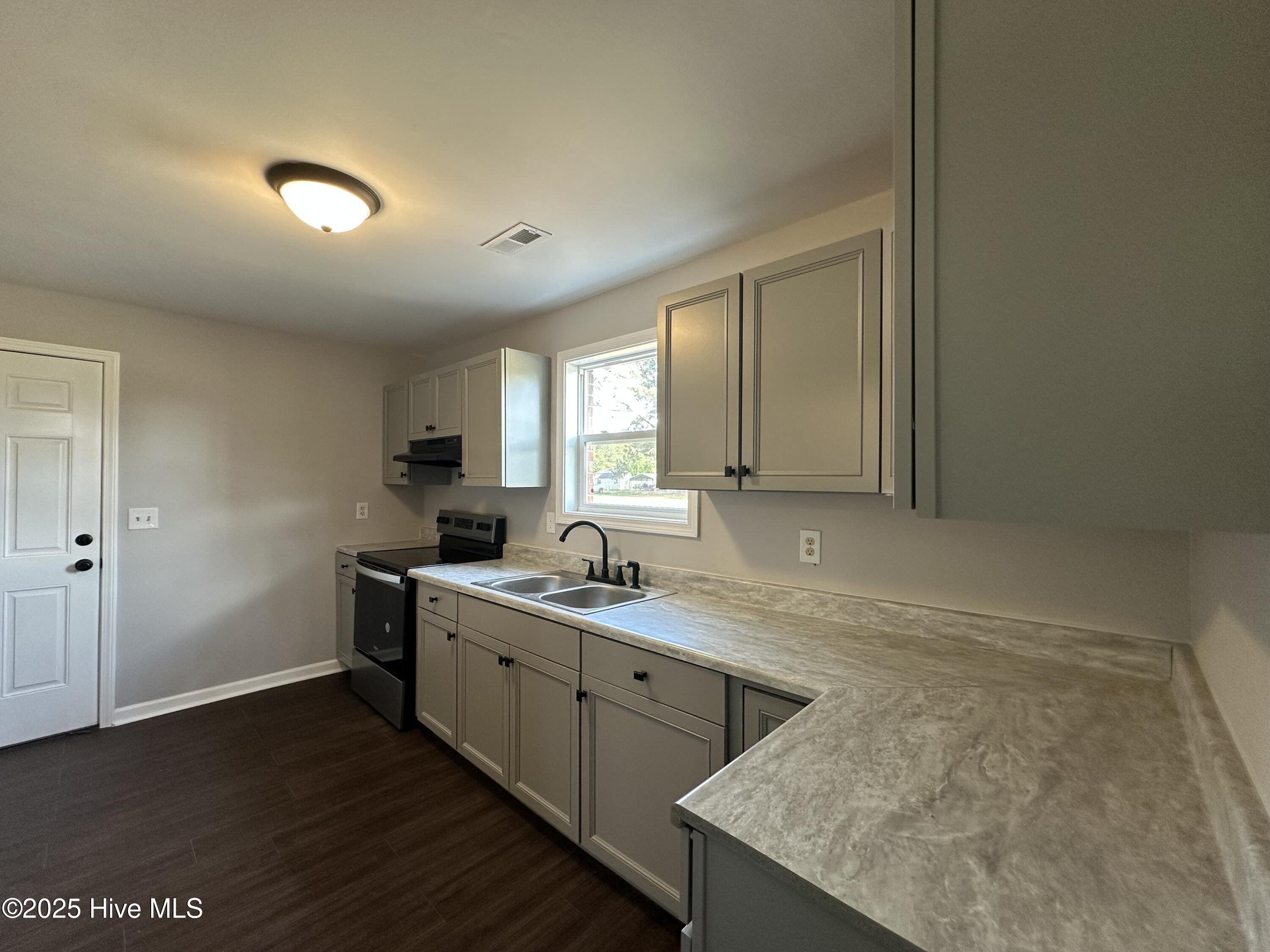 201 Morning Road Windsor, NC 27983 - Photo 6 of 22 KItchen