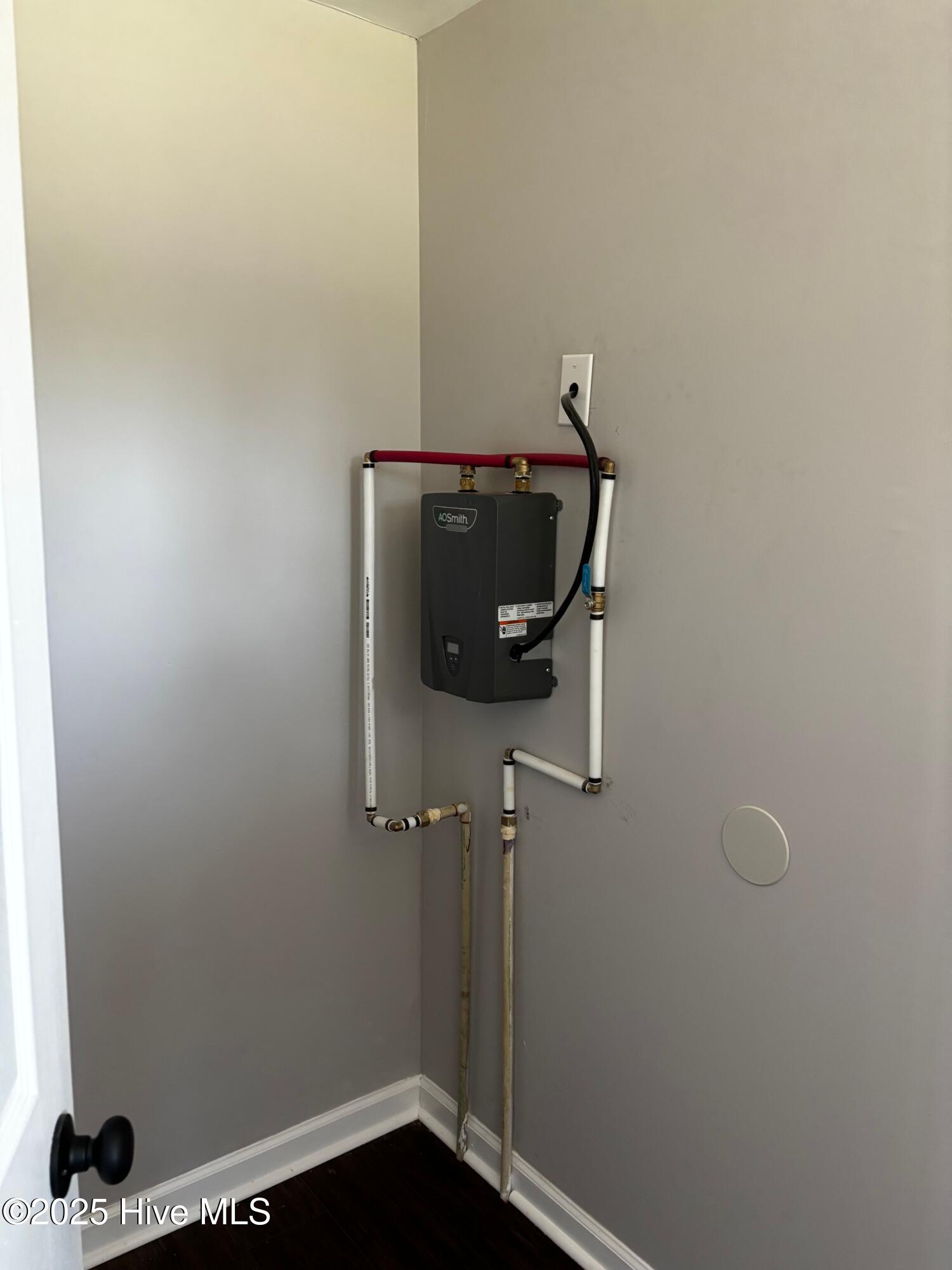 201 Morning Road Windsor, NC 27983 - Photo 9 of 22 Tankless Hot Water