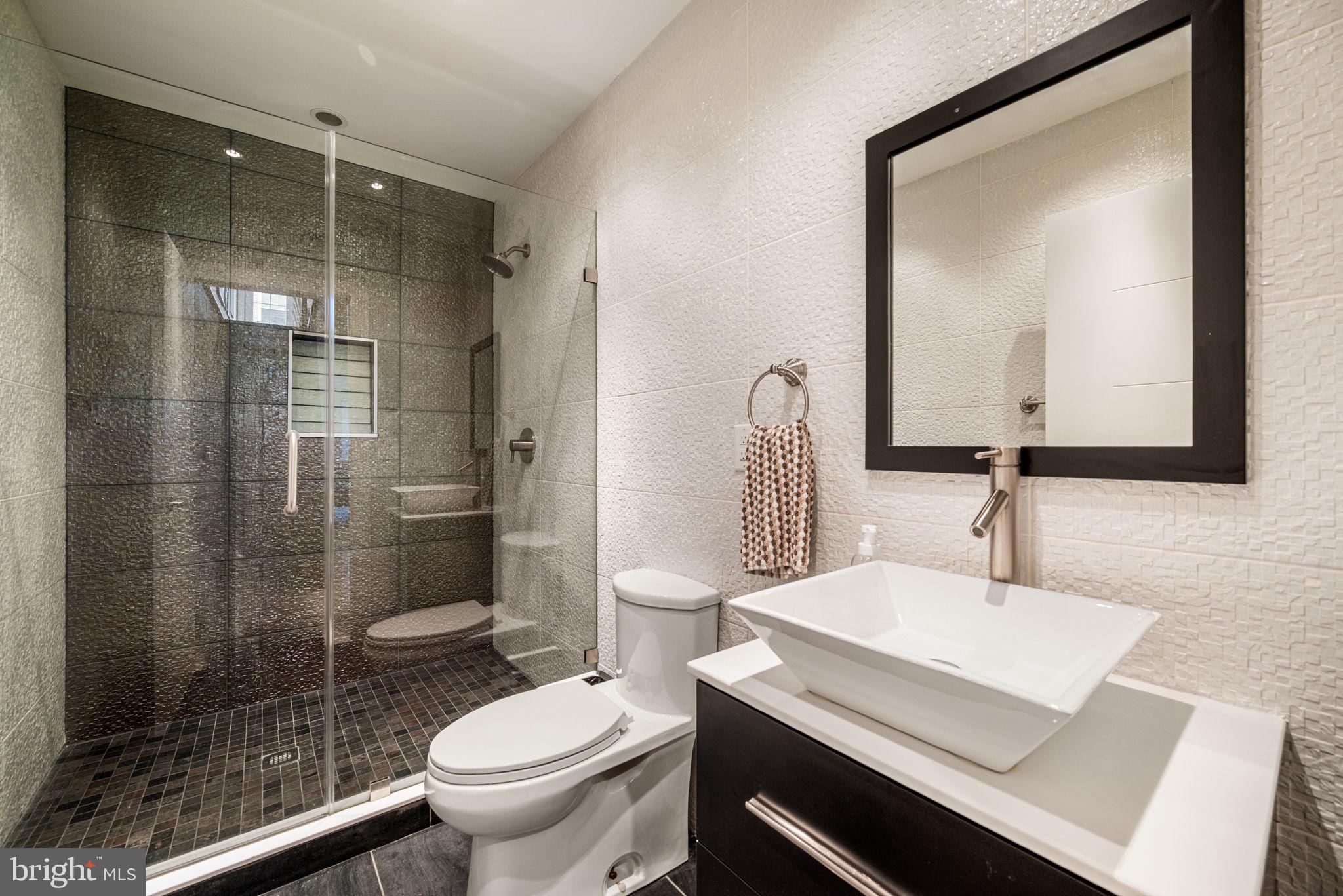 1816 Gerritt Street Philadelphia, PA 19146 - Photo 26 of 33 Full bathroom basement