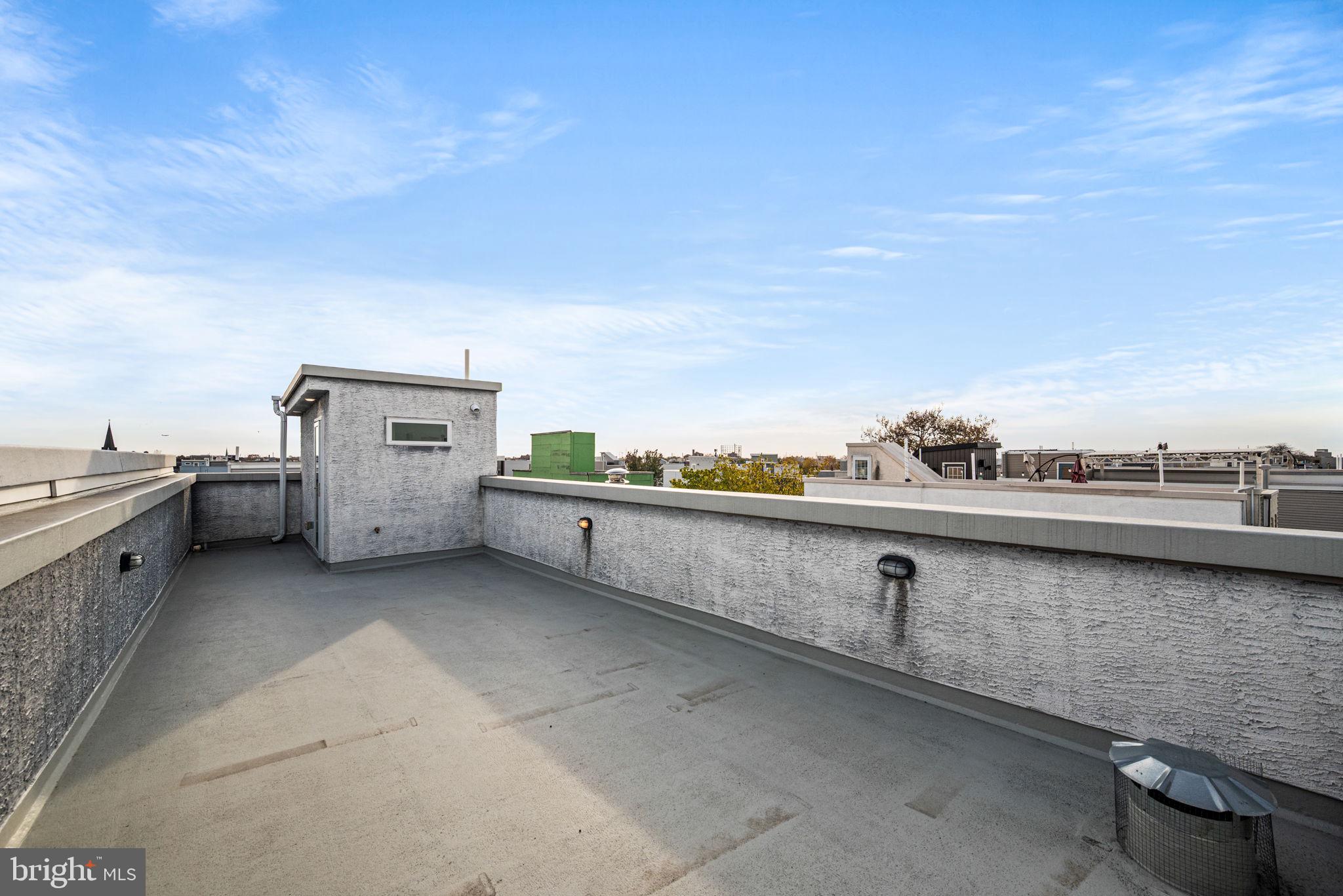 1816 Gerritt Street Philadelphia, PA 19146 - Photo 29 of 33 Roof deck