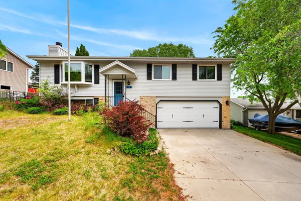 $379,900 | 919 Squire Lane, West Bend, WI 53090