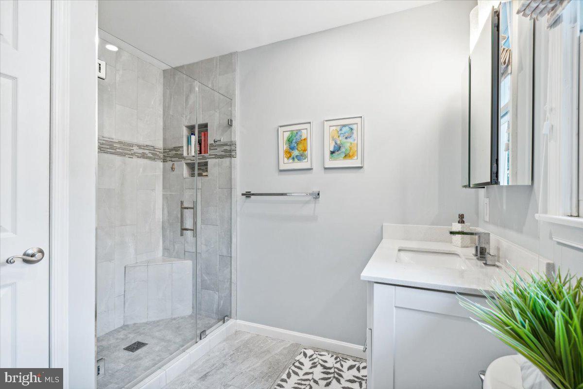 11405 Archer Circle Monrovia, MD 21770 - Photo 22 of 58 Primary bath