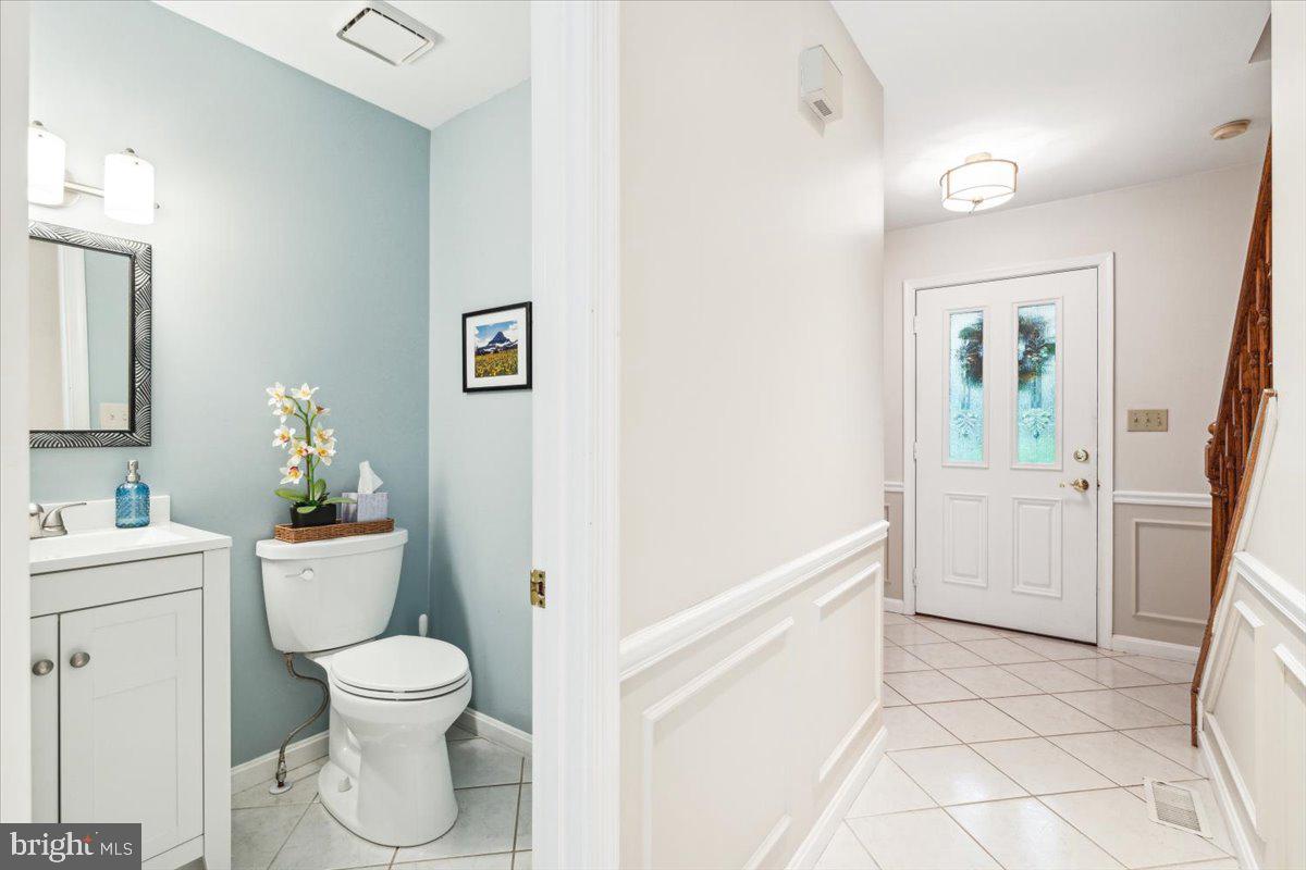 11405 Archer Circle Monrovia, MD 21770 - Photo 10 of 58 Hall half bath
