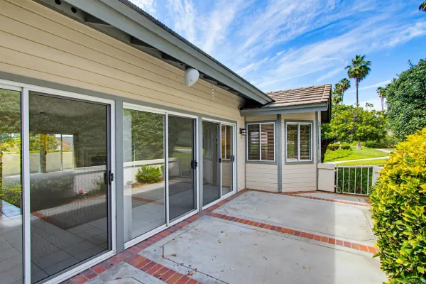 $700,000 | 65 Vía Casitas, Bonsall, CA 92003