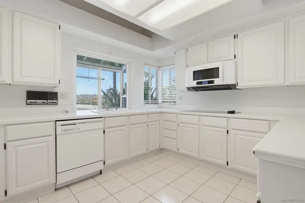 $700,000 | 65 Vía Casitas, Bonsall, CA 92003