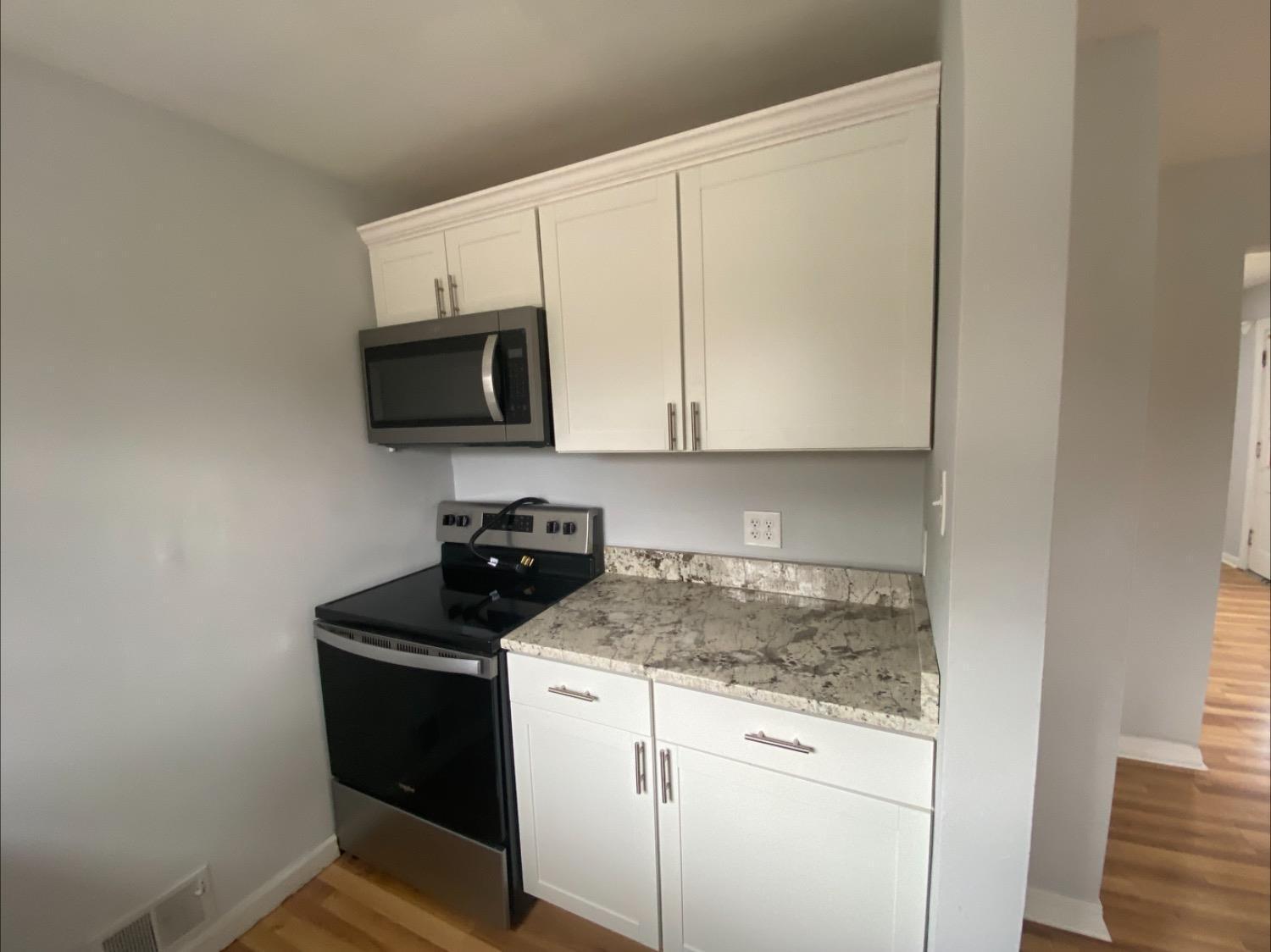 7044 Bridgetown Road Cincinnati, OH 45248 - Photo 4 of 9