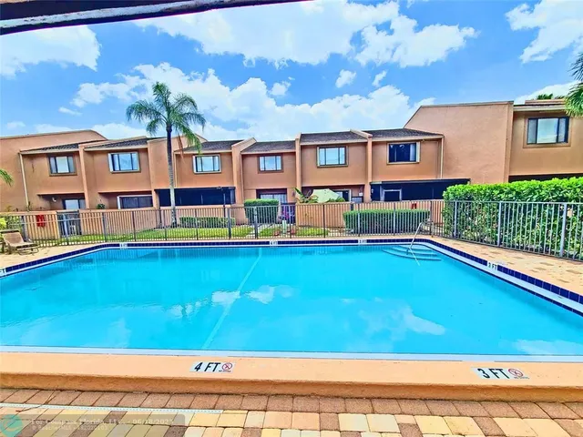 $235,000 | 139 Sparrow Drive, Unit 4B, Royal Palm Beach, FL 33411