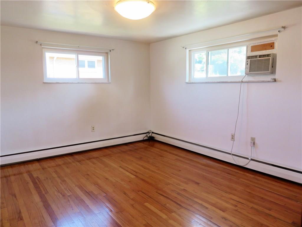 1076 Silver Lane McKees Rocks, PA 15136 - Photo 6 of 21 Master bedroom