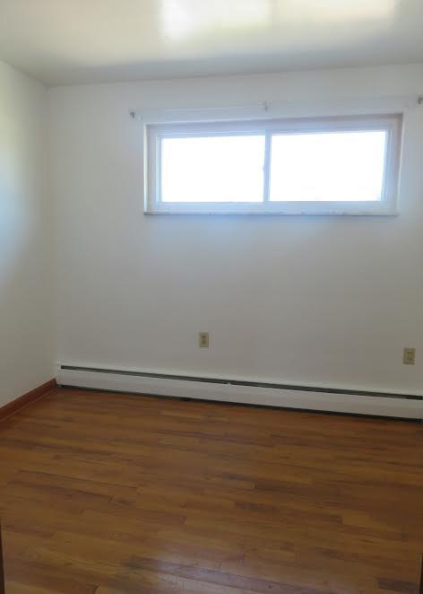 1076 Silver Lane McKees Rocks, PA 15136 - Photo 9 of 21 3rd bedroom