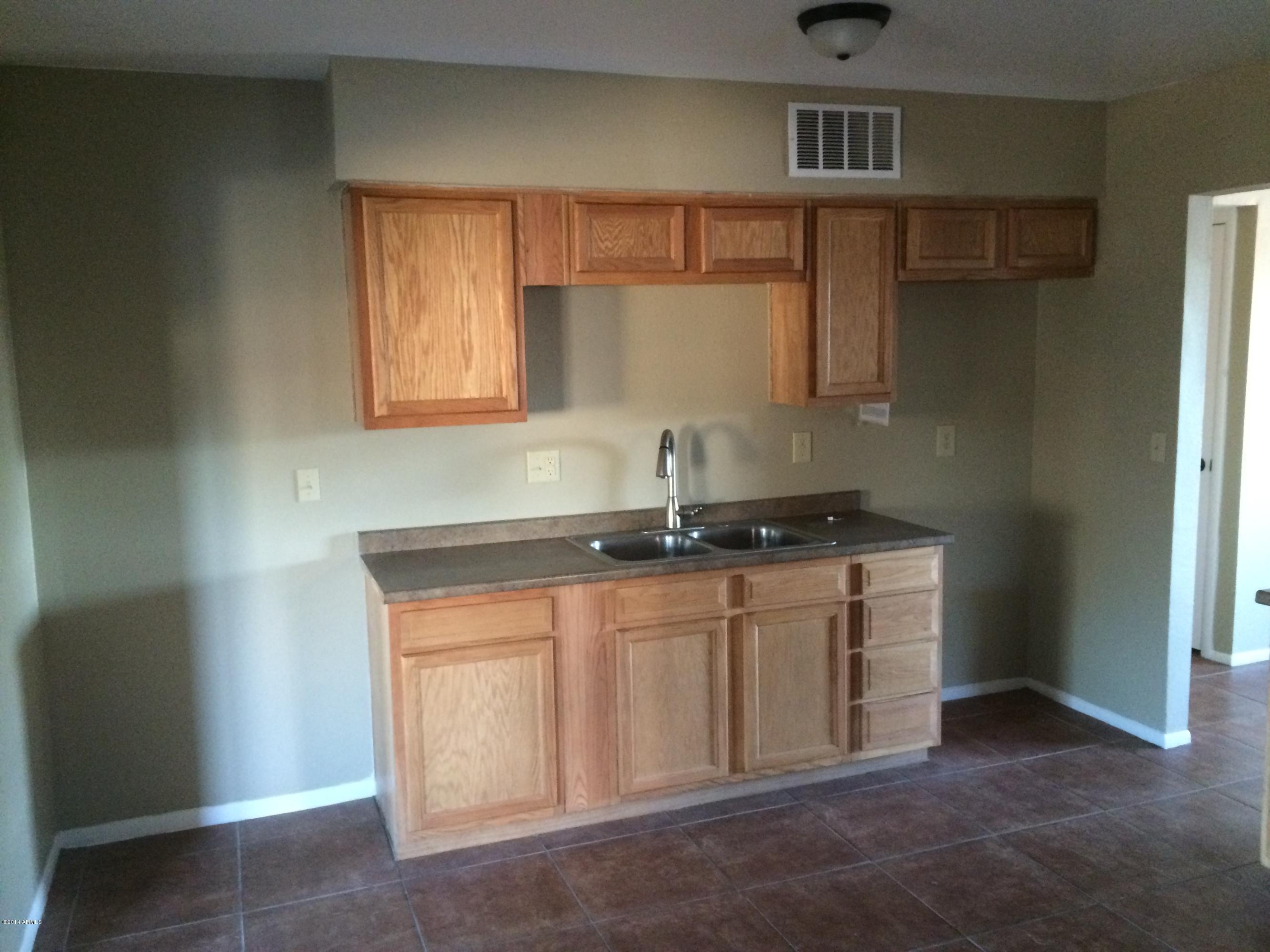 2111 West Pecan Road Phoenix, AZ 85041 - Photo 3 of 9 IMG_6599