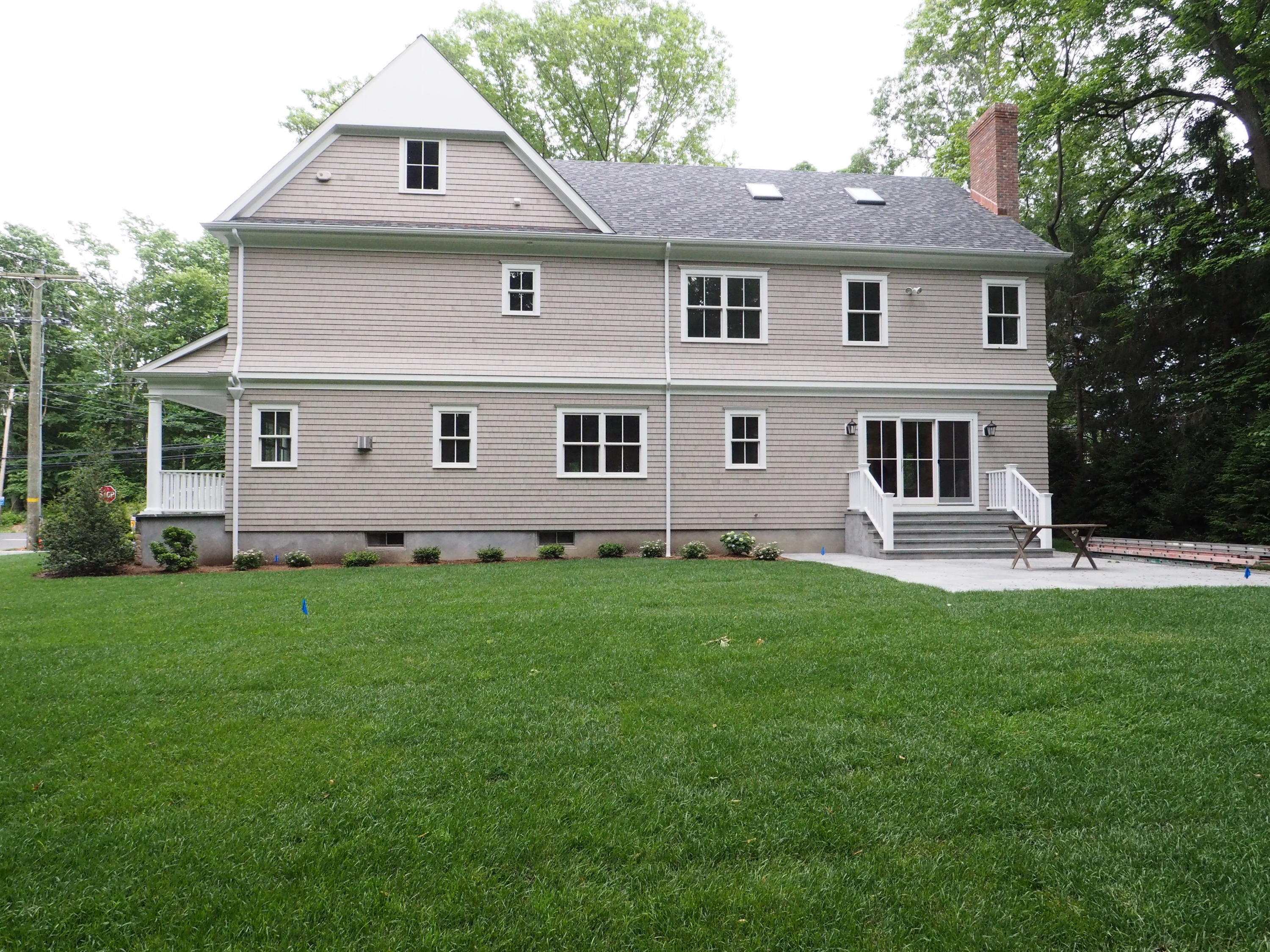 38 Old Parish Road Darien, CT 06820 - Photo 2 of 31 a view of a back yard of the house